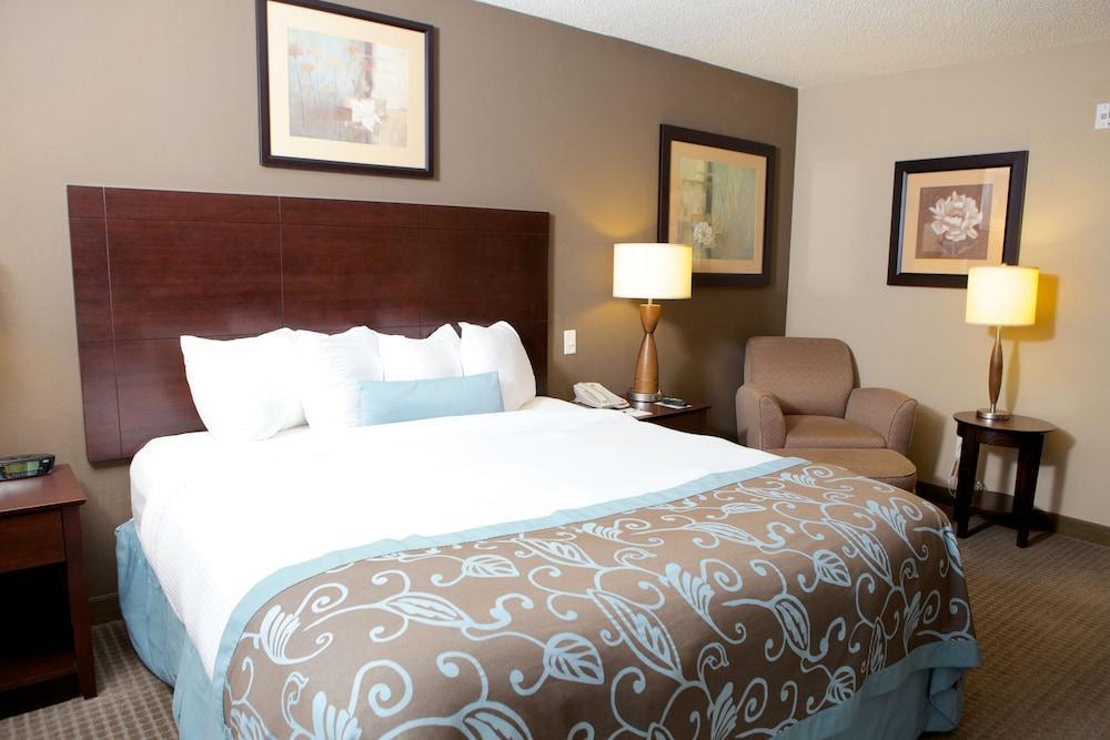เบสต์ เวสเทิร์น พลัส เซนต์หลุยส์ เวสต์ - เชสเตอร์ฟิลด์ Hotel Saint Charles ภายนอก รูปภาพ